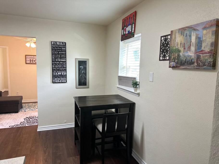 Апартаменты Walk To The Alamodome! Sleeps 6, Pet Friendly Сан-Антонио Экстерьер фото